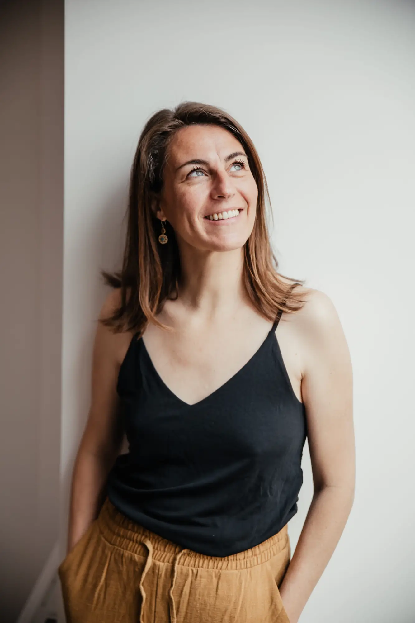 logo beige Julie Favier, réflexes archaïques - sytèmes nerveux à bourg de péage